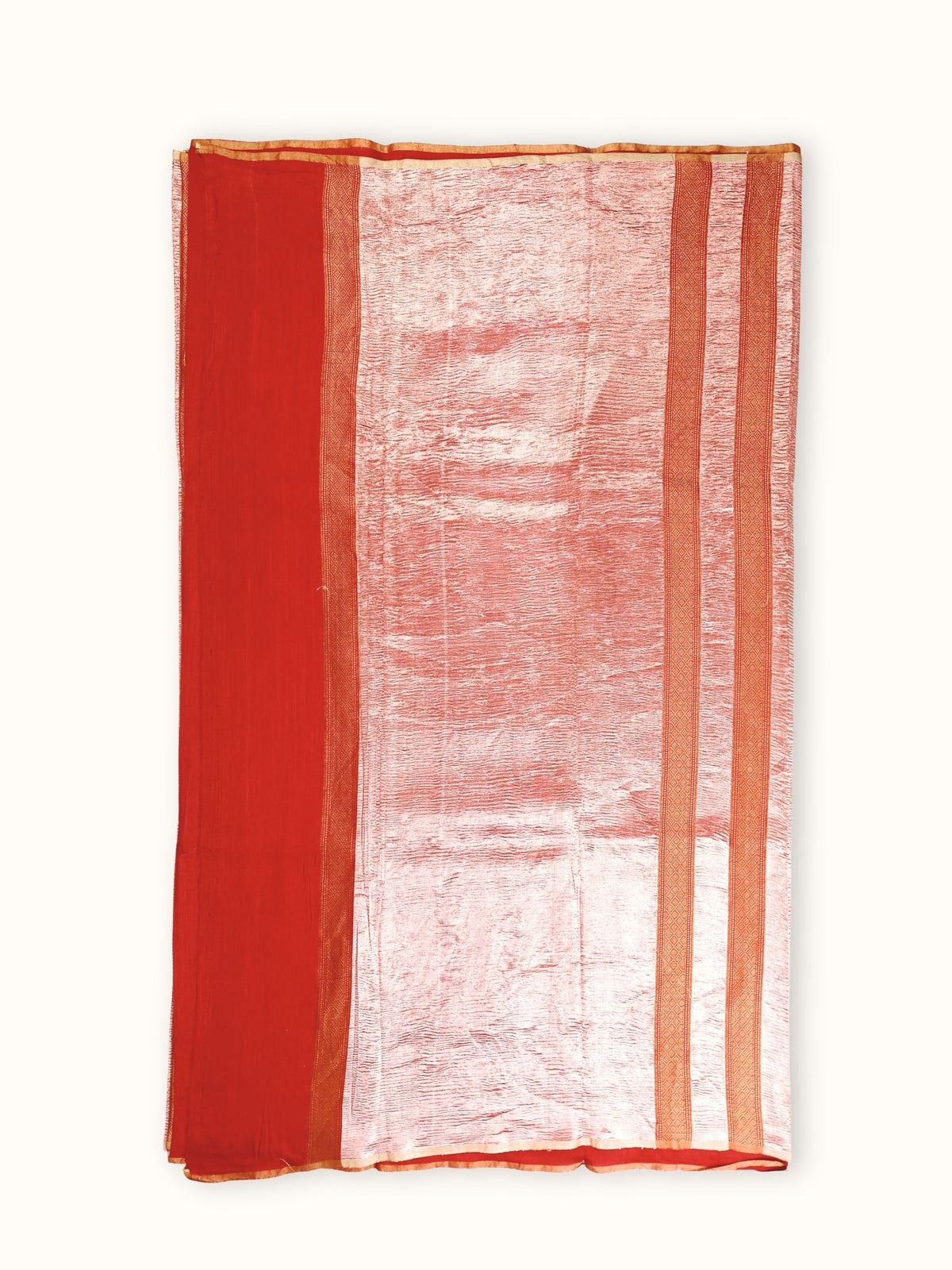 Wide silver tissue pallu with a plain red end
