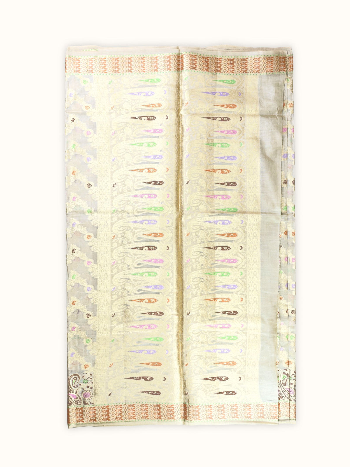 Pallu of tall meena paisleys in columns
