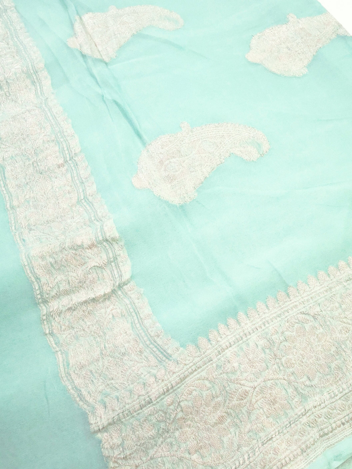 Mint Aqua Khaddi Chiffon Handloom Saree with Kadua Butis, close detail of the weave