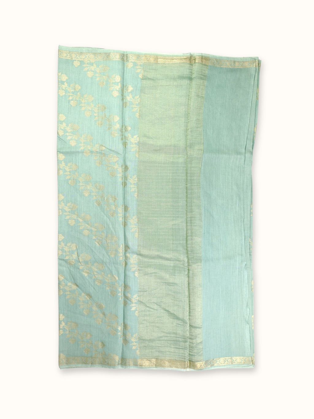 Pallu in fine stripes of gold tissue