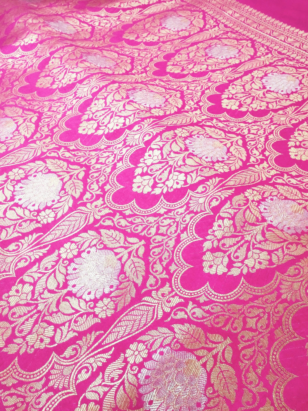 Rose Pink Khaddi Chiniya Handloom Saree with Silver Jangla, close detail of the weave