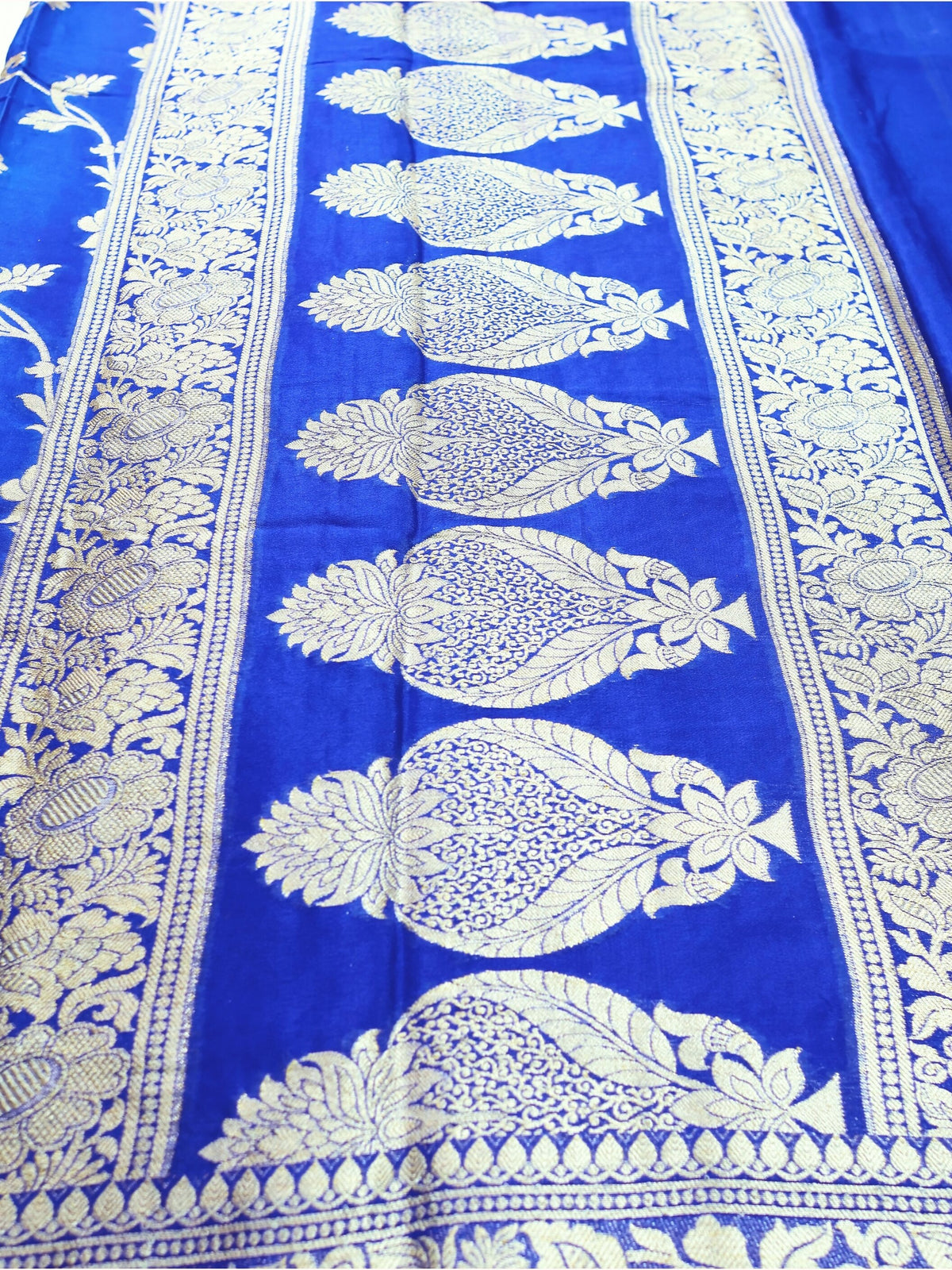 Sapphire Blue Chiffon Saree with Silver Rose Jaal, close detail of the weave